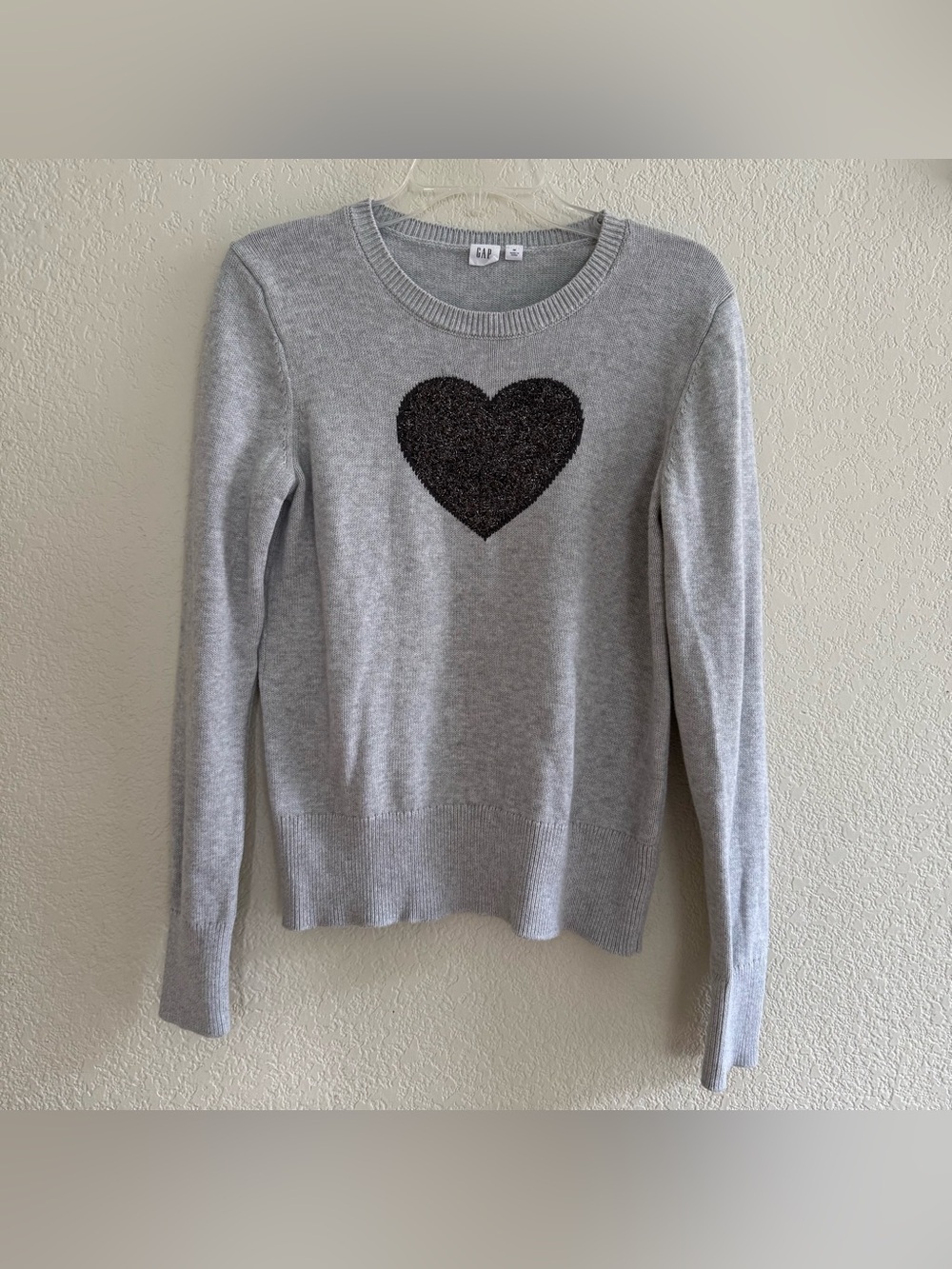 GAP Heather Gray Intarsia Heart Knit Crewneck Sweater Pullover Romantic Novelty